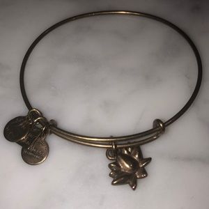 Alex and anti lotus flower gold bangle